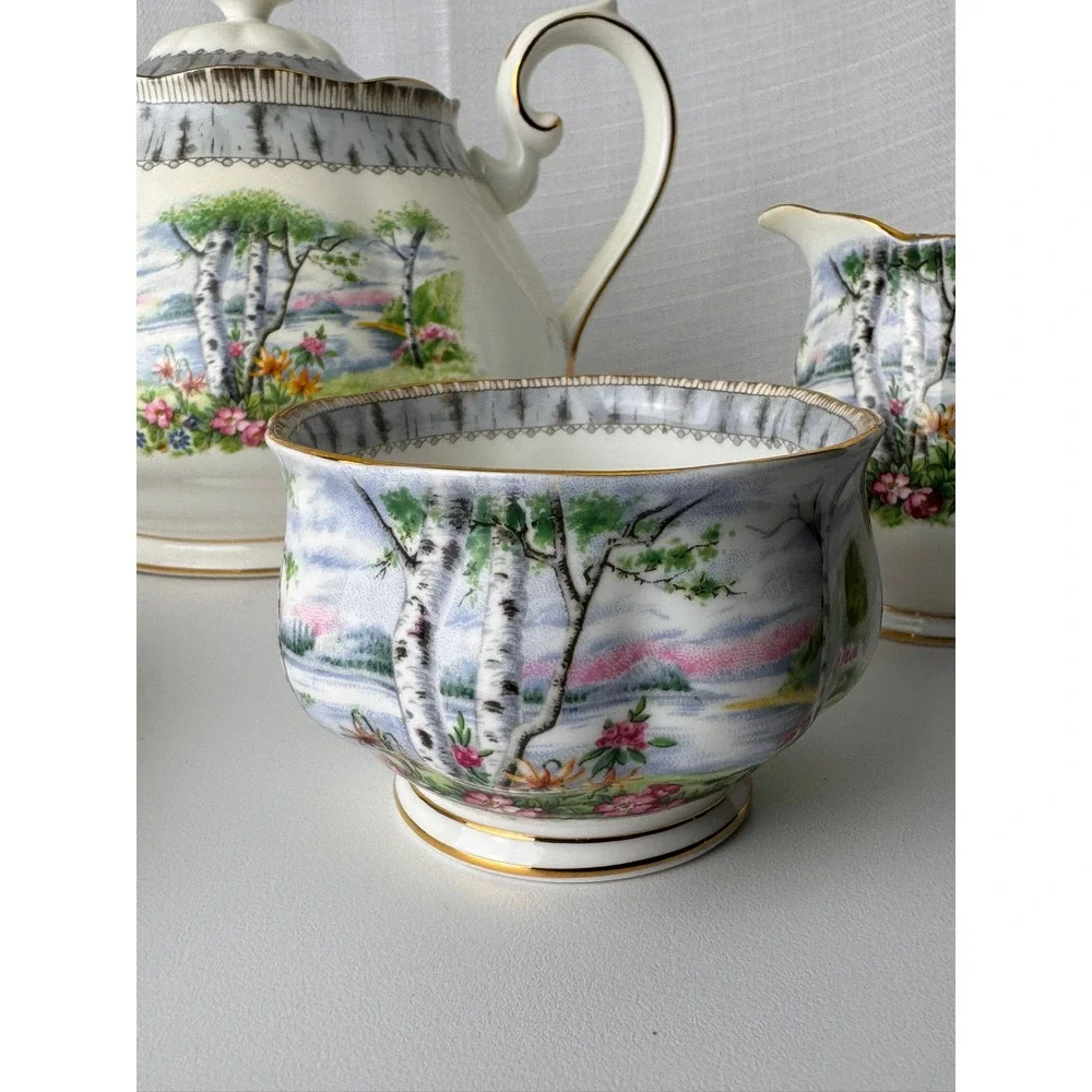 Royal Albert beautiful vintage